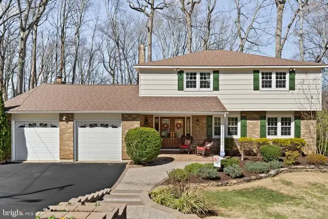 1 Blue Jay Dr, Newark