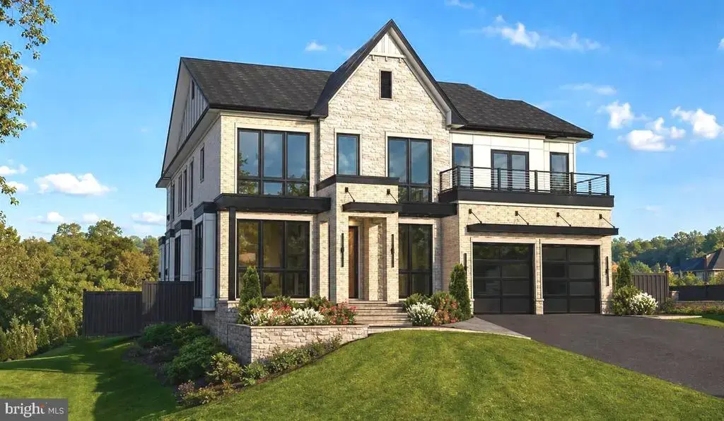 1101 Clover Dr, MCLEAN