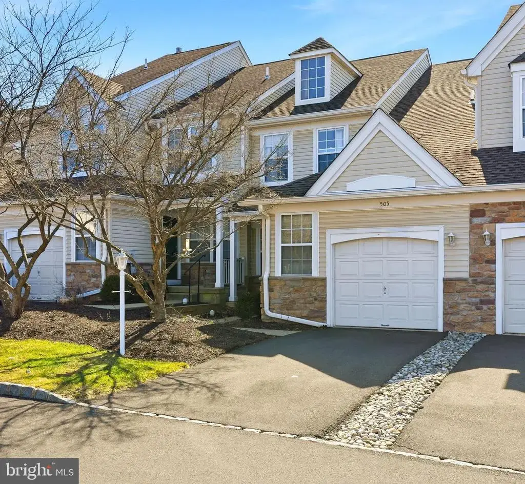 505 Waterford Ct, NEW HOPE