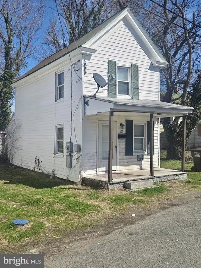 601 Moores Ave, Cambridge
