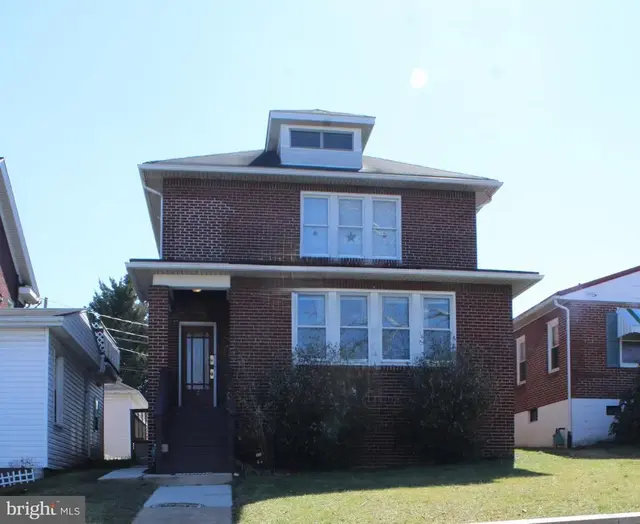 610 Hill Top Dr, Cumberland