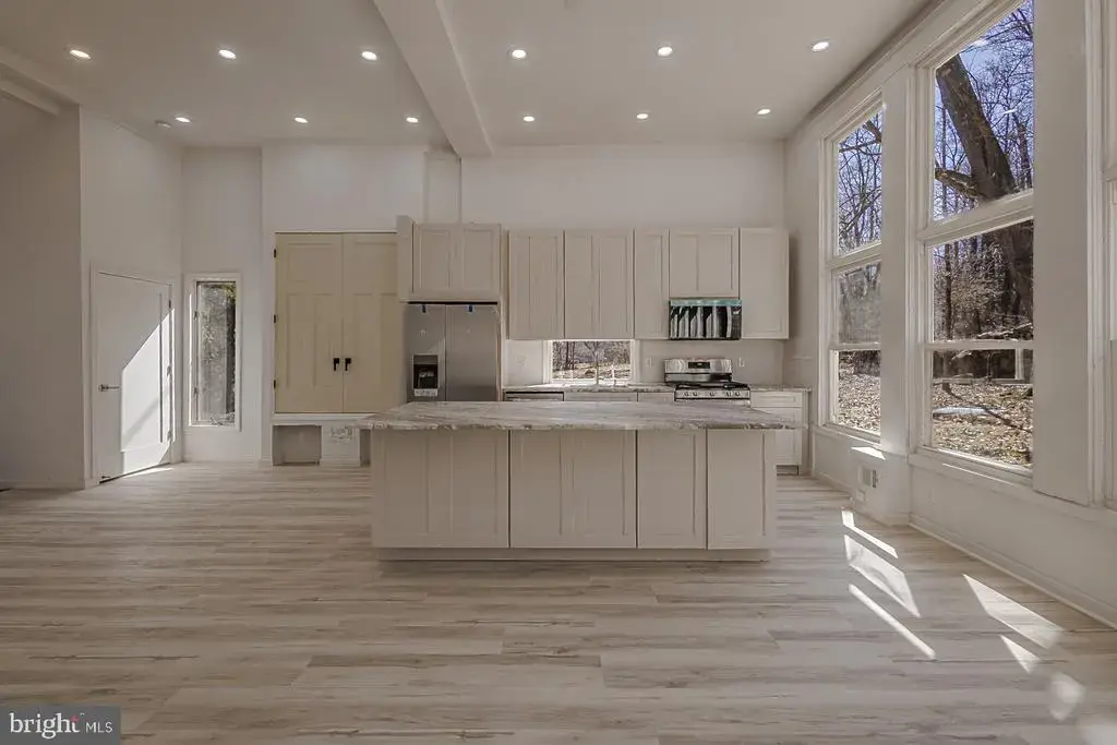 242 Hollow Rd, SKILLMAN
