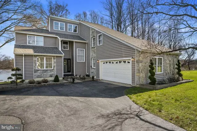 115 Dodge Dr, Smyrna