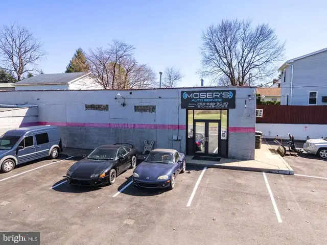 2227 N 3rd Ave, Whitehall