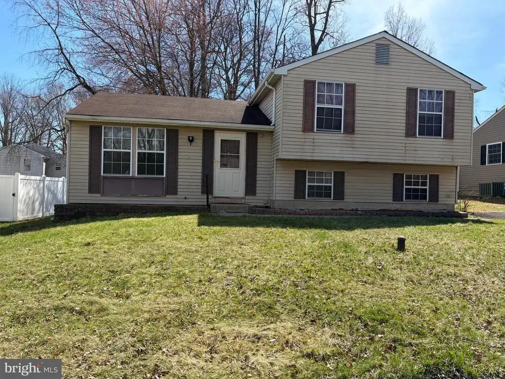 5783 Michael Dr, BENSALEM