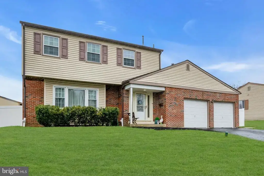 608 Arlington Rd, FAIRLESS HILLS