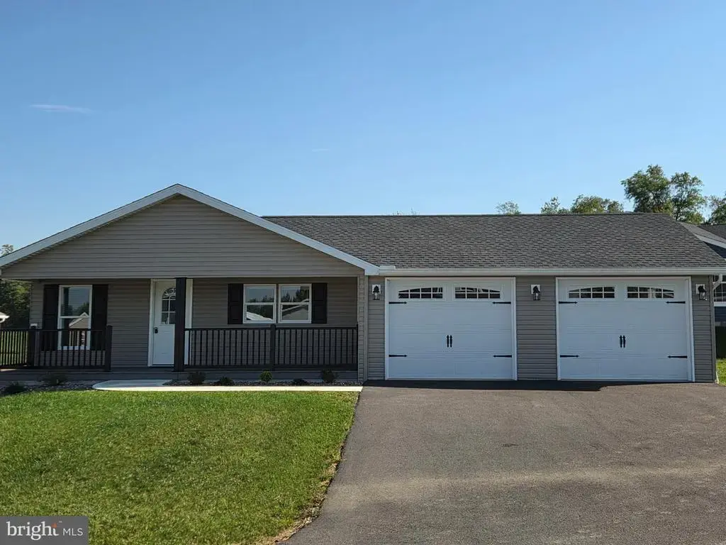 26 Burke Drive, SHIPPENSBURG