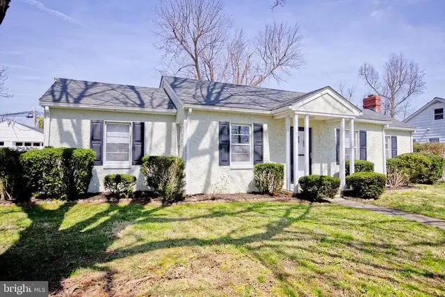89 Cooper Rd, Dover