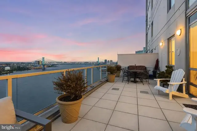 901 N Penn St #r2301, Philadelphia