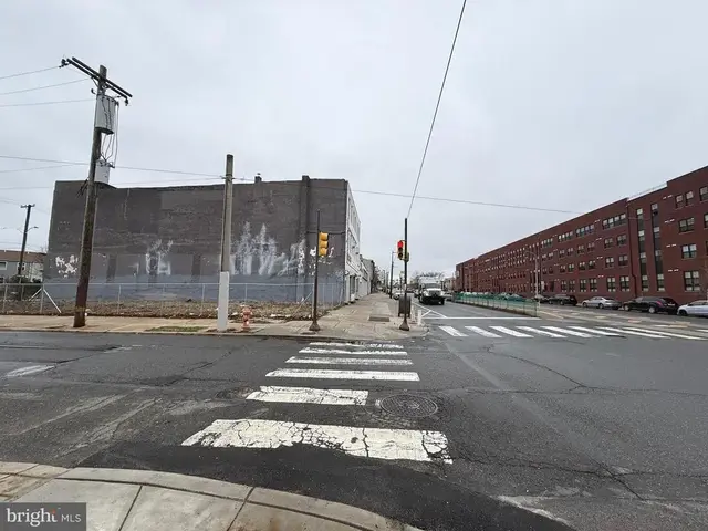 1200-2 W Girard Ave, Philadelphia