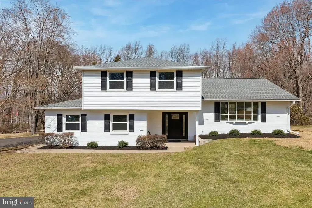 80 E Rambler Dr, SOUTHAMPTON