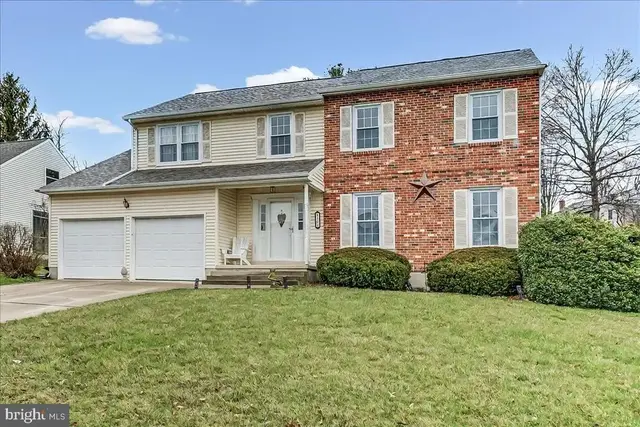 10 Old Stable Ln, Newark
