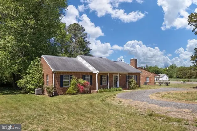 4 Swan Dr, Fredericksburg