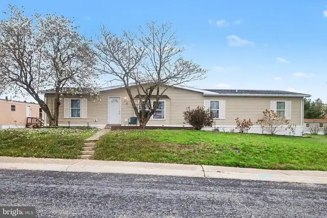 11 Heather Dr, Carlisle