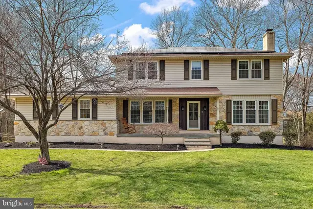 13 Crenshaw Dr, Wilmington