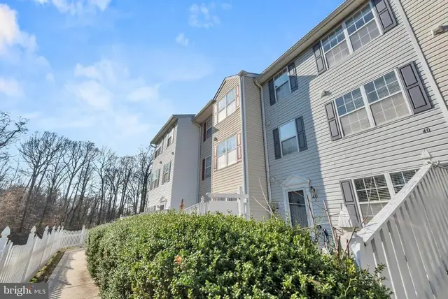 40 Ironstone Ct #j, Annapolis
