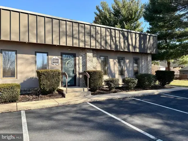 1689 Crown Ave #1, Lancaster