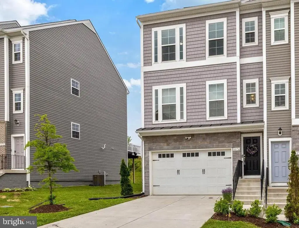 1076 Overlook Way, LAUREL