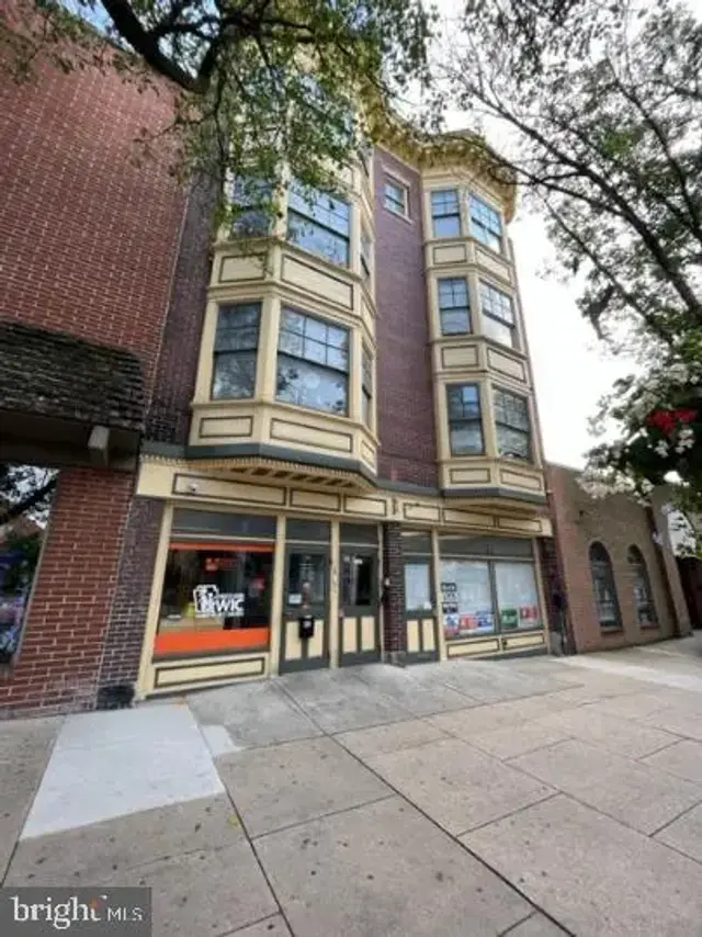 132 W Market St #3a, York