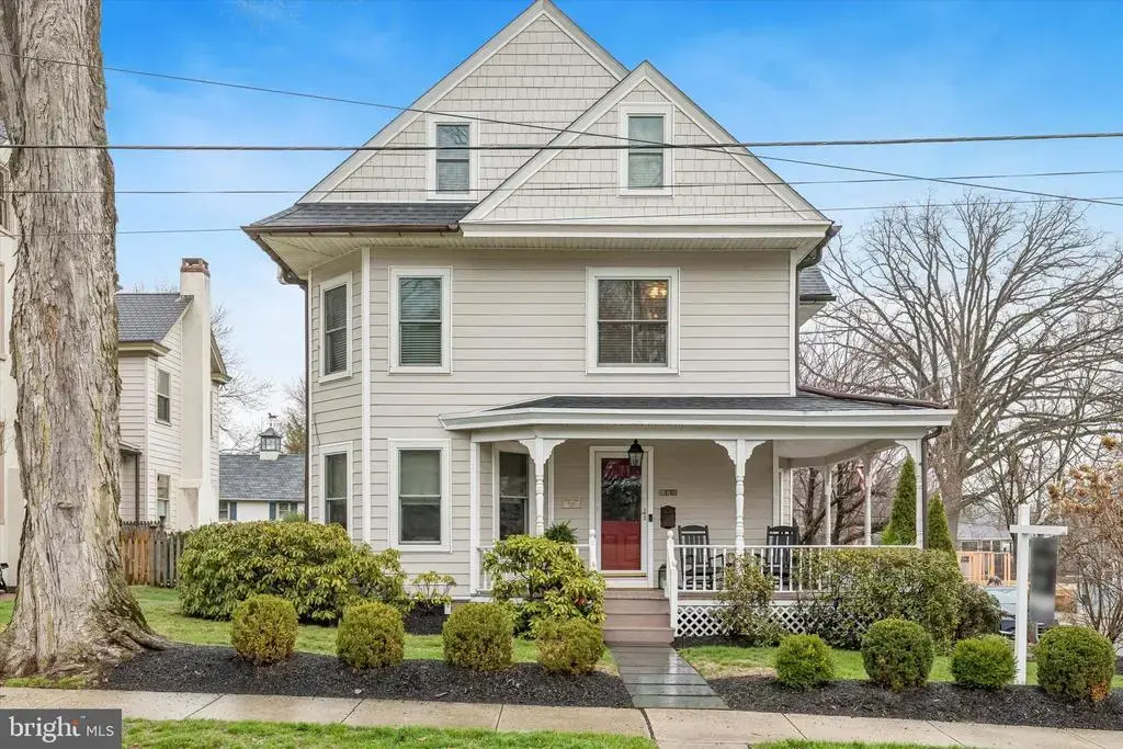 109 S West St, DOYLESTOWN