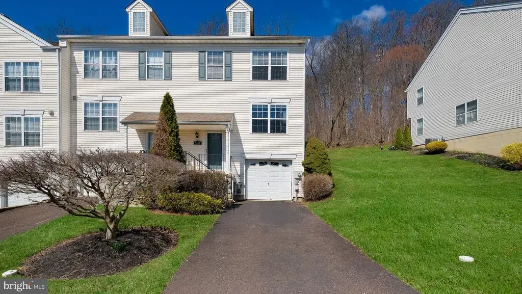 4570 Louise Saint Claire Dr, DOYLESTOWN