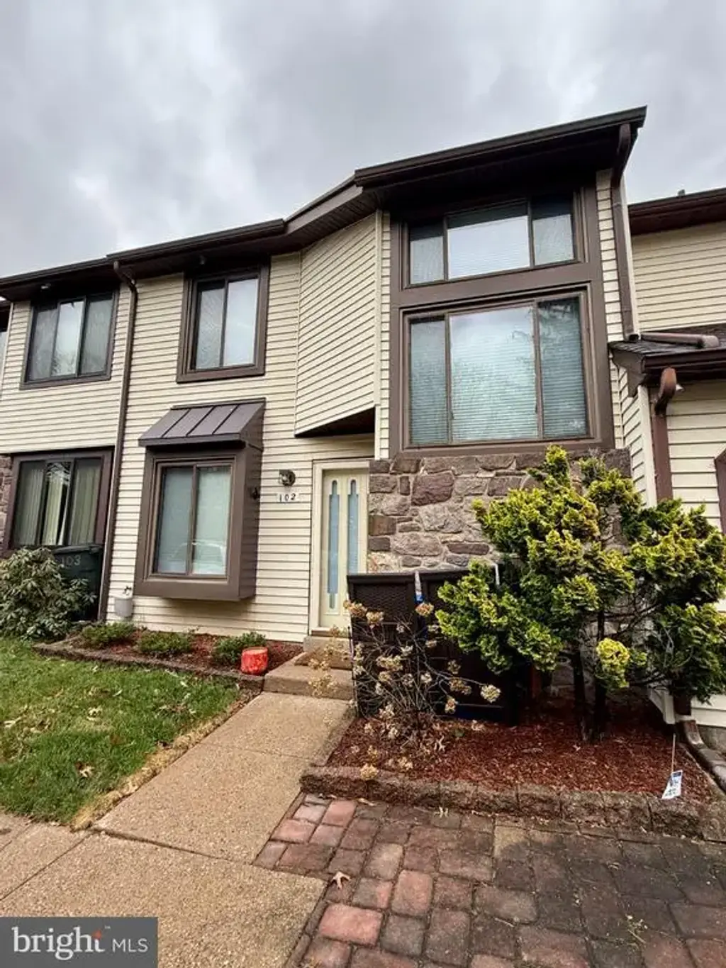 102 Windham Ct, NEWTOWN