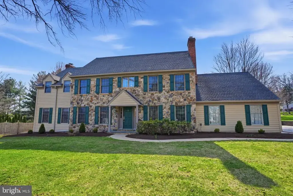 2840 W Fox Chase Cir, DOYLESTOWN