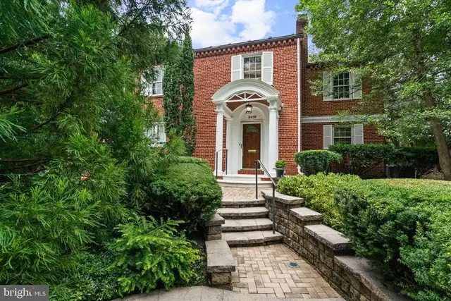 3410 Shepherd St, Chevy Chase