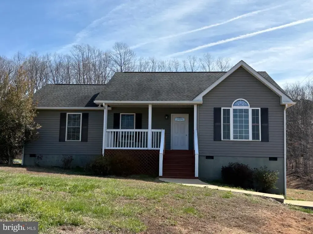 41 Elizabeth Ln, LOUISA
