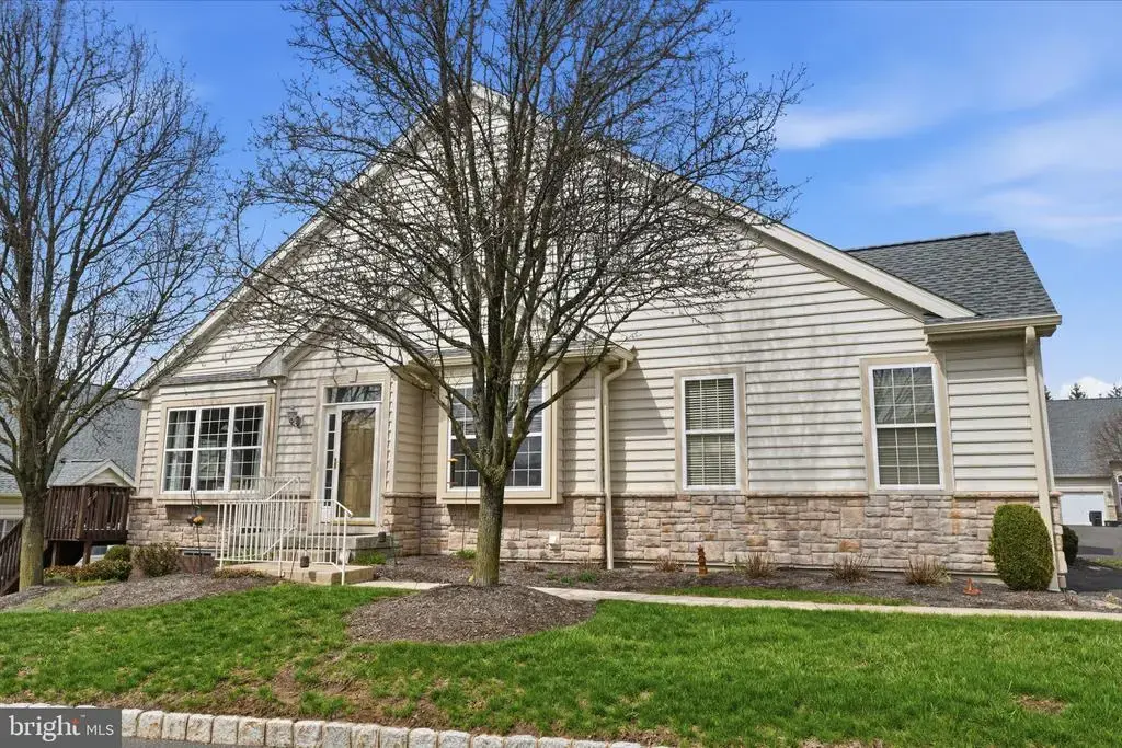 201 Canterbury Ct #31, WARRINGTON