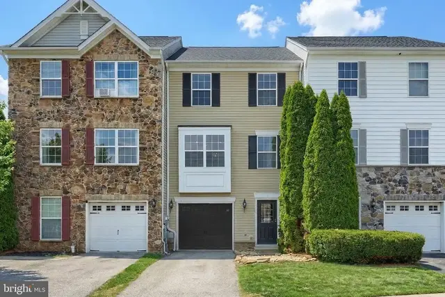 729 Blossom Dr, Hanover