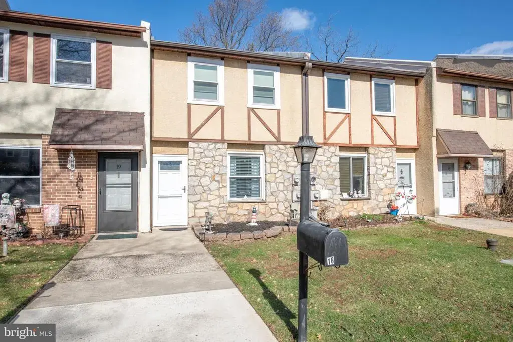 1000 Jacksonville Rd #18, WARMINSTER
