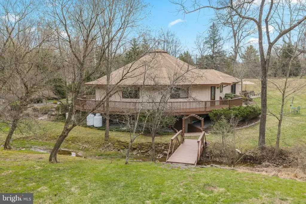 2119 S Sugan Rd, NEW HOPE