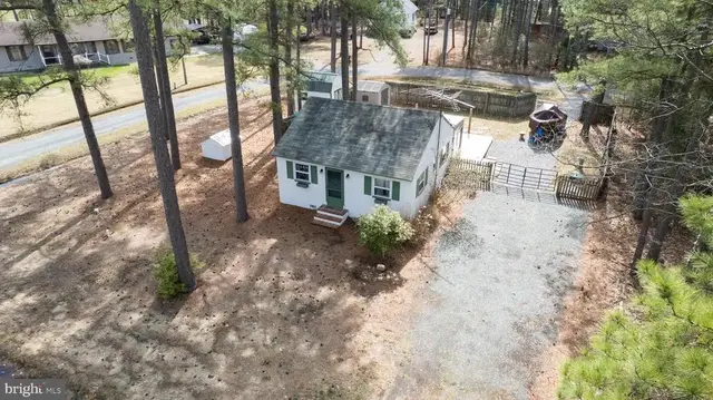 819 Seabreeze Rd, Cambridge