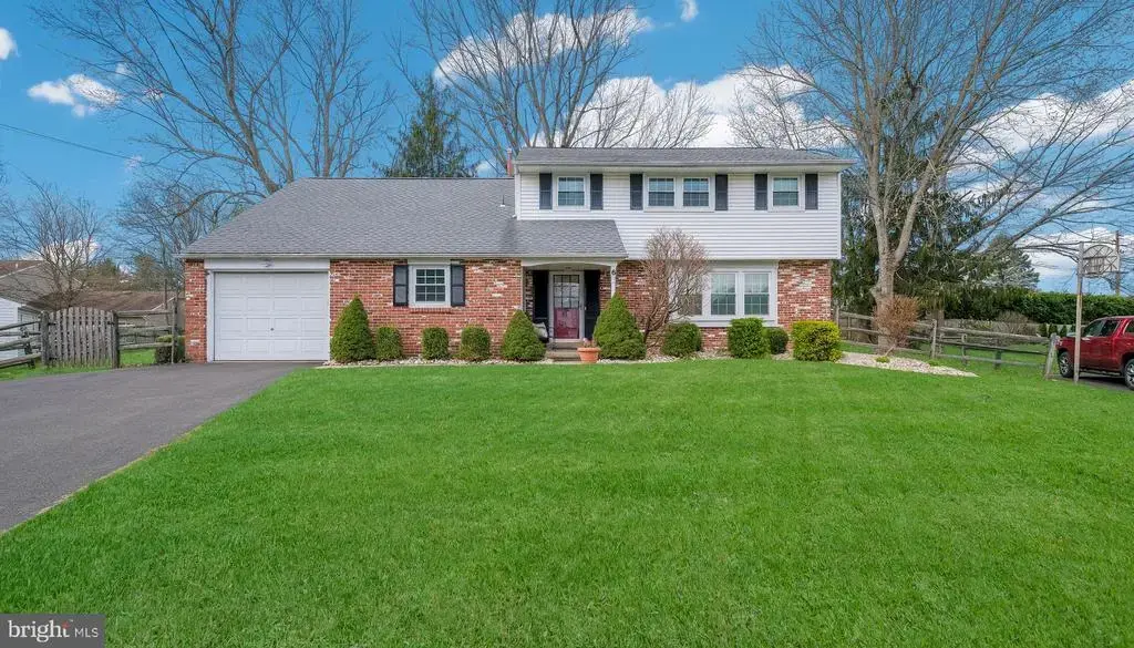 6 Hillcrest Cir, DOYLESTOWN