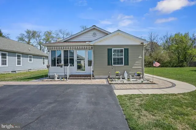 103 Barefoot Ln, Frederica