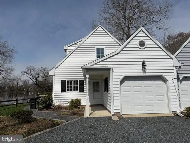 100 Mill Pond Dr #6, Laurel