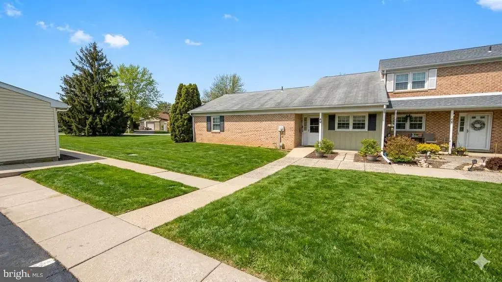 49 Fair Isle Cir, CHALFONT