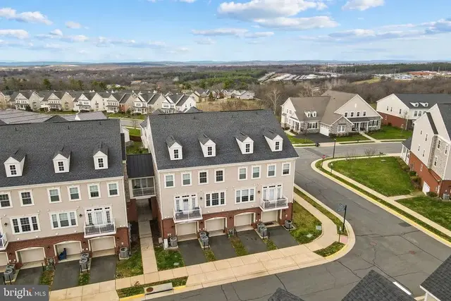 42553 Sunset Ridge Sq, Ashburn