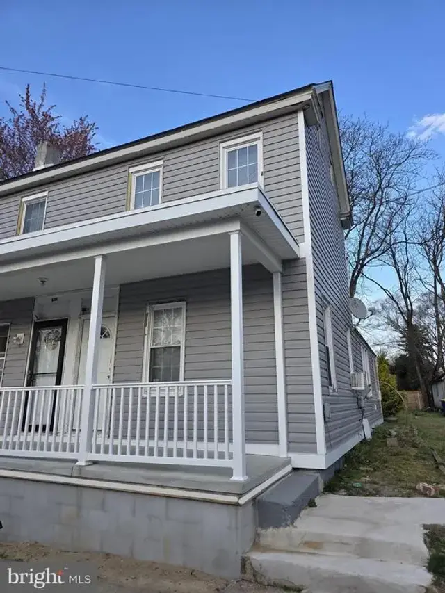 409 N Washington St, Milford