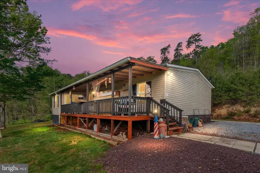 775 Pack Horse Rd, WINCHESTER