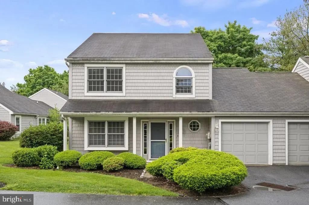 262 Crescent Dr, HERSHEY