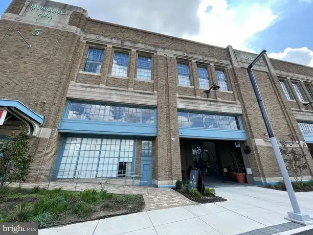 7 N Columbus Blvd #212, Philadelphia