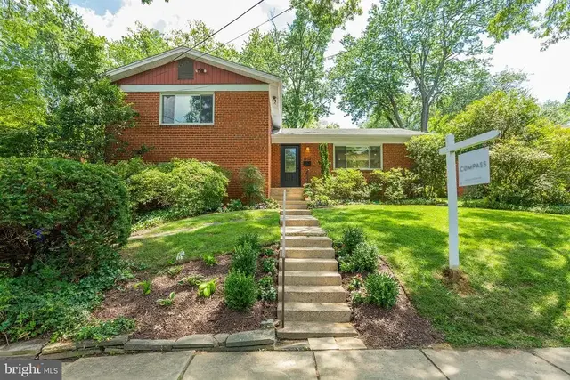 3910 Montrose Drwy, Chevy Chase