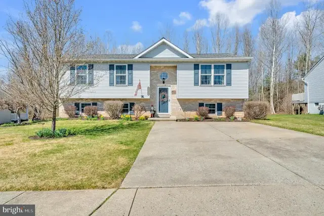3832 Dakota Rd, Hampstead