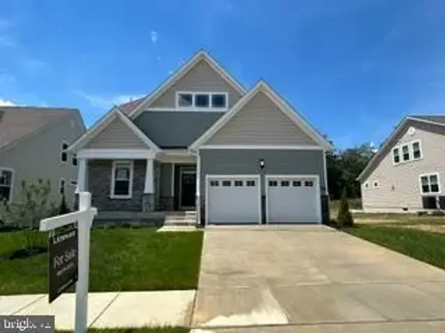 10131 Shenandoah Ln, White Plains