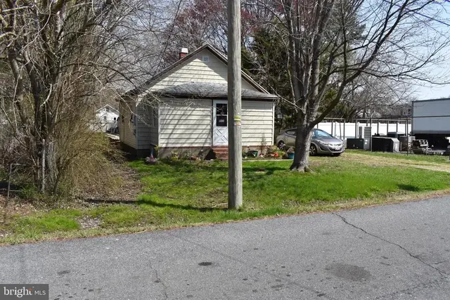 501 Harrington Ave, Cambridge