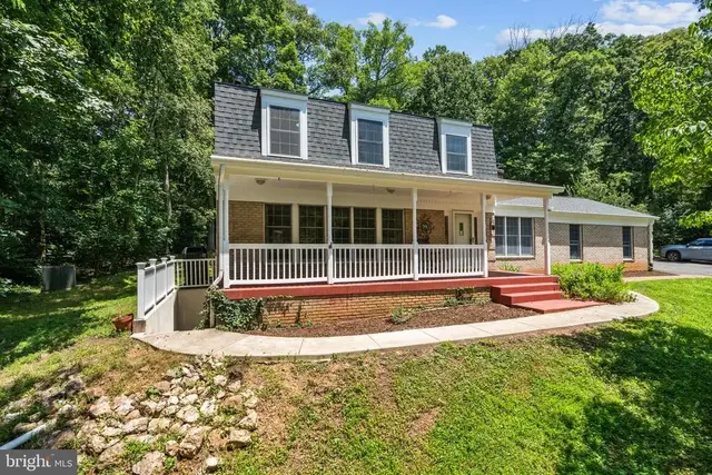 10418 Adel Rd, Oakton
