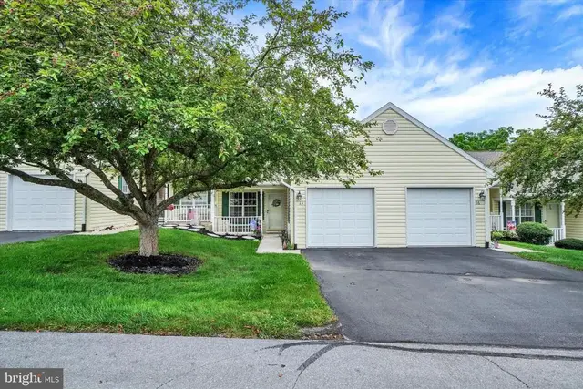 15 Hagarman Dr #15, York