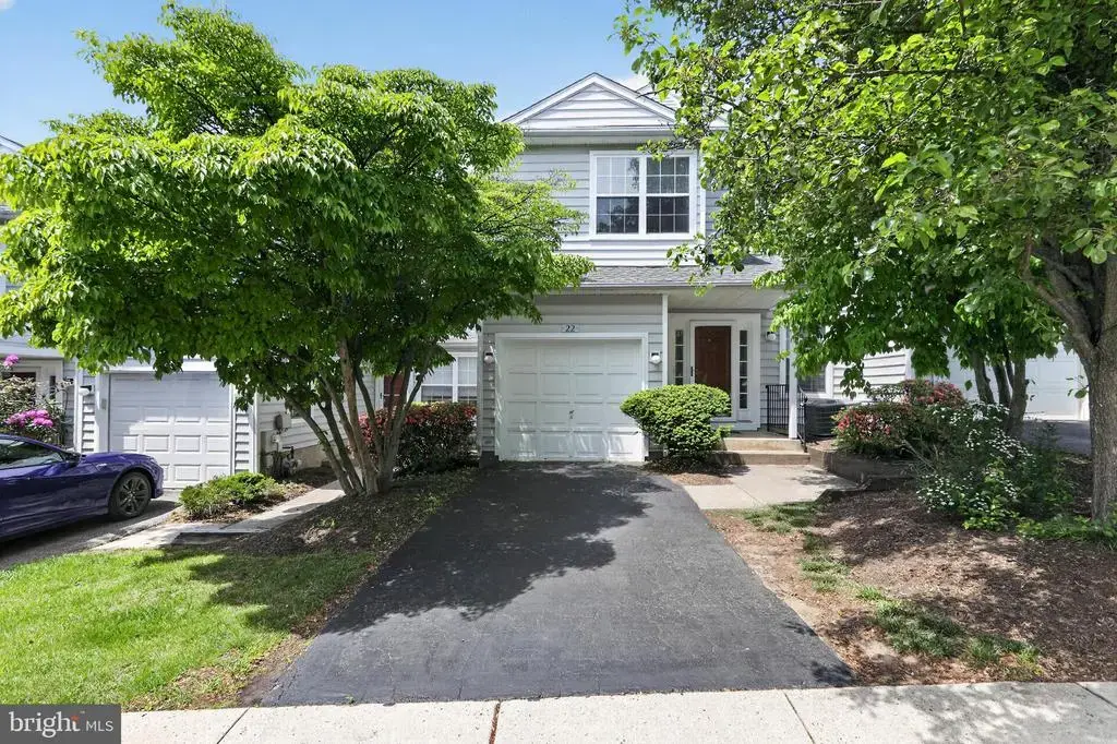 22 Victoria Cir, COLLEGEVILLE
